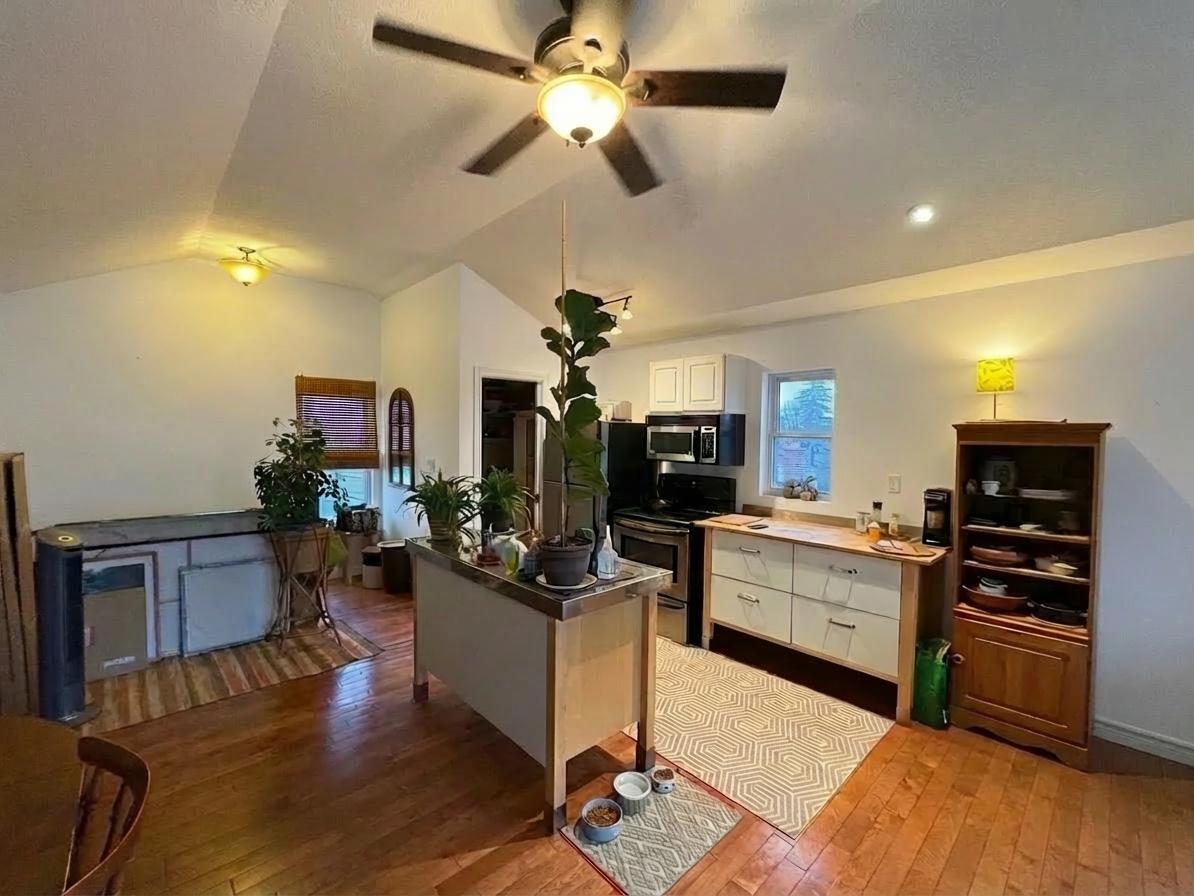 Hamilton Condo: 489 Upper Gage Ave