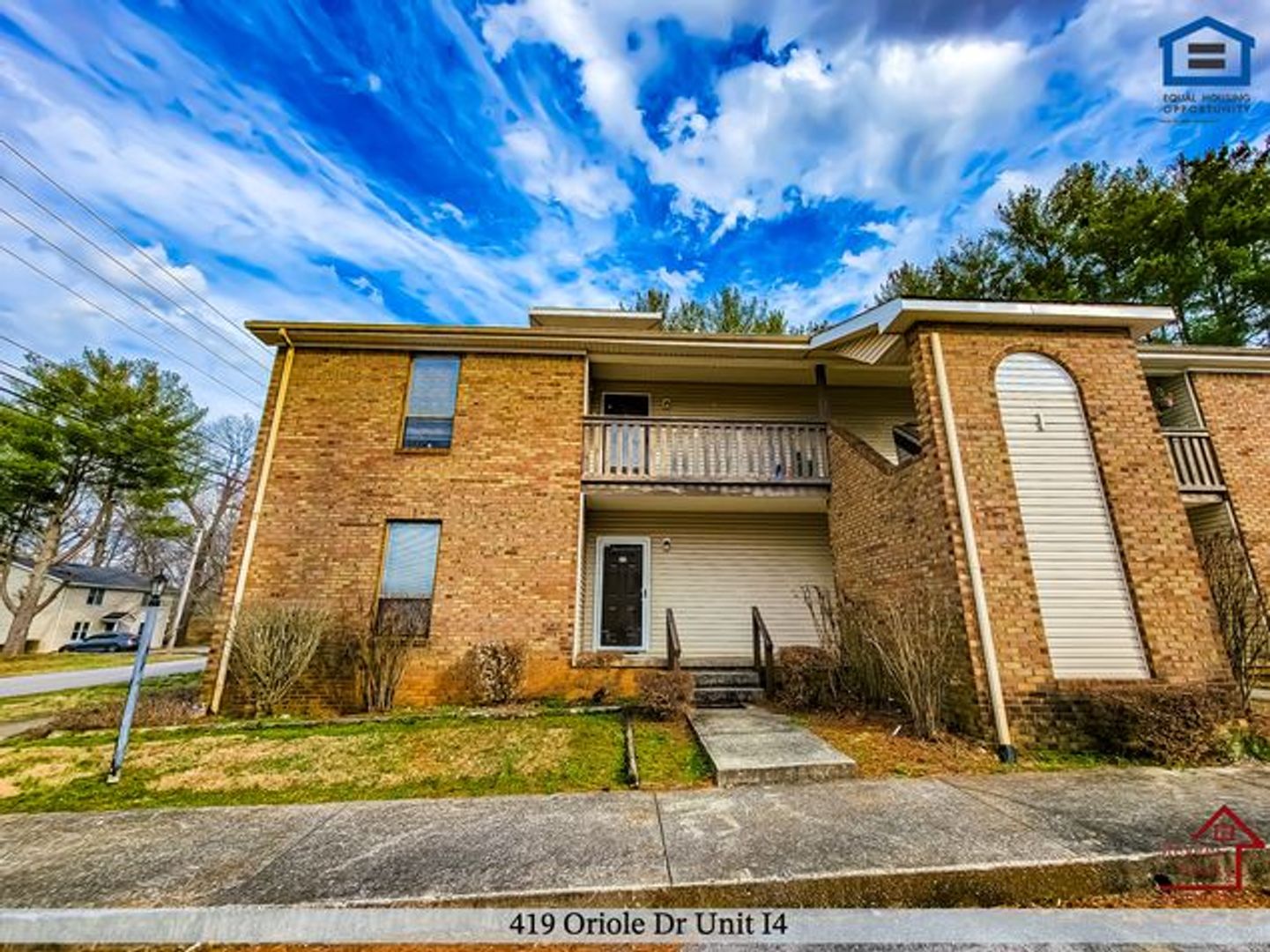 McMinnville Apartment: 430 Oriole Dr