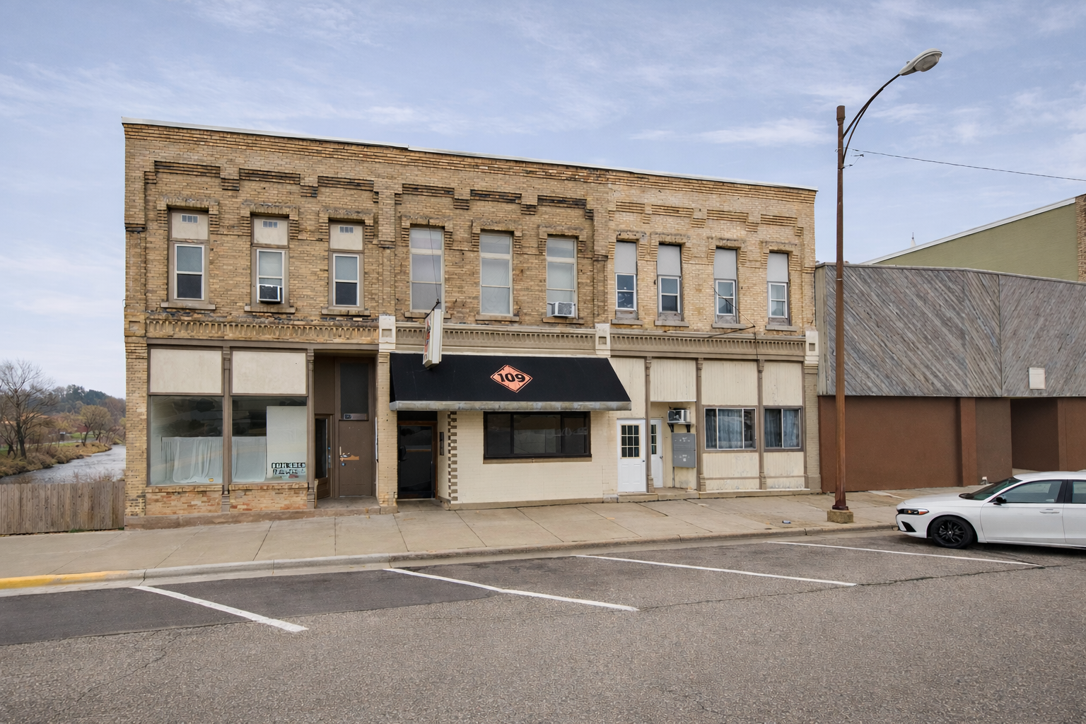 Baraboo Condo: 107 Walnut Street