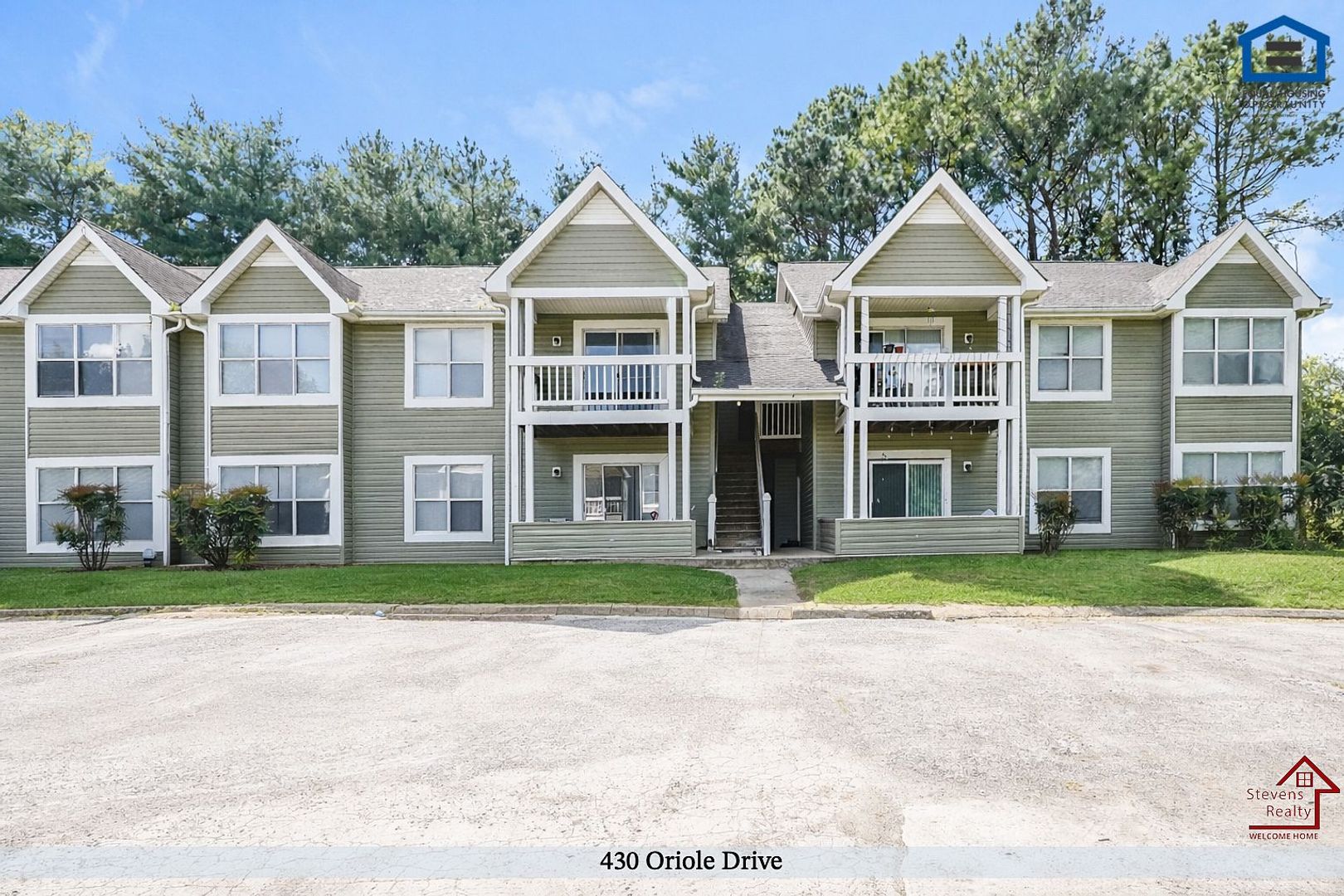 McMinnville Apartment: 430 Oriole Dr