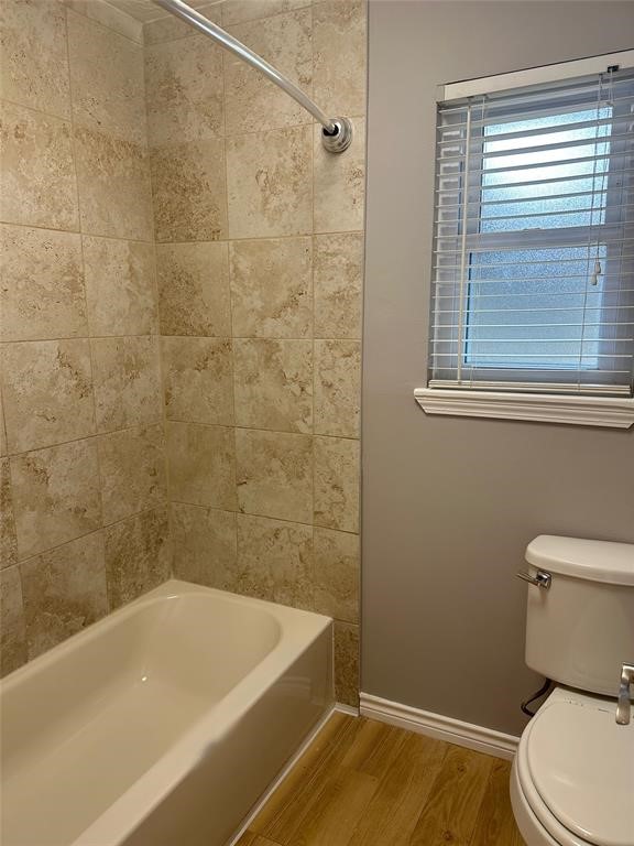 Alvin Condo: 228 Oak Manor Drive