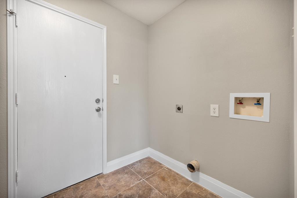 Fort Worth Condo: 800 Green Heath Avenue