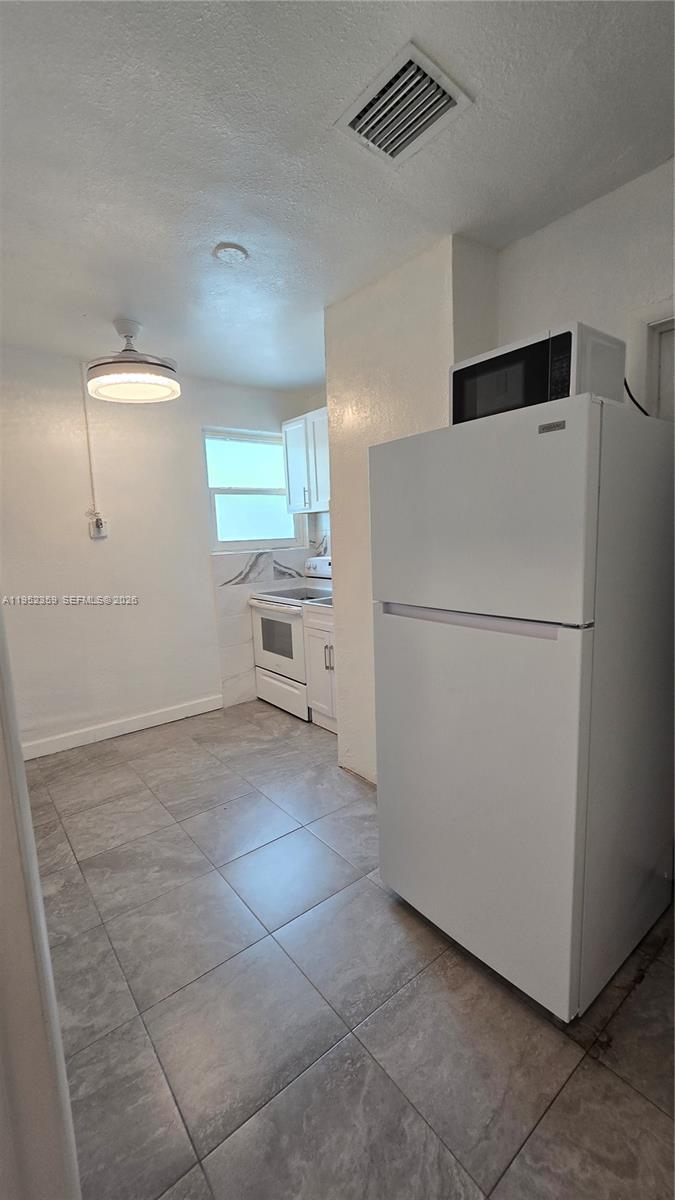 Sunrise Condo: 9680 Northwest 19th Place