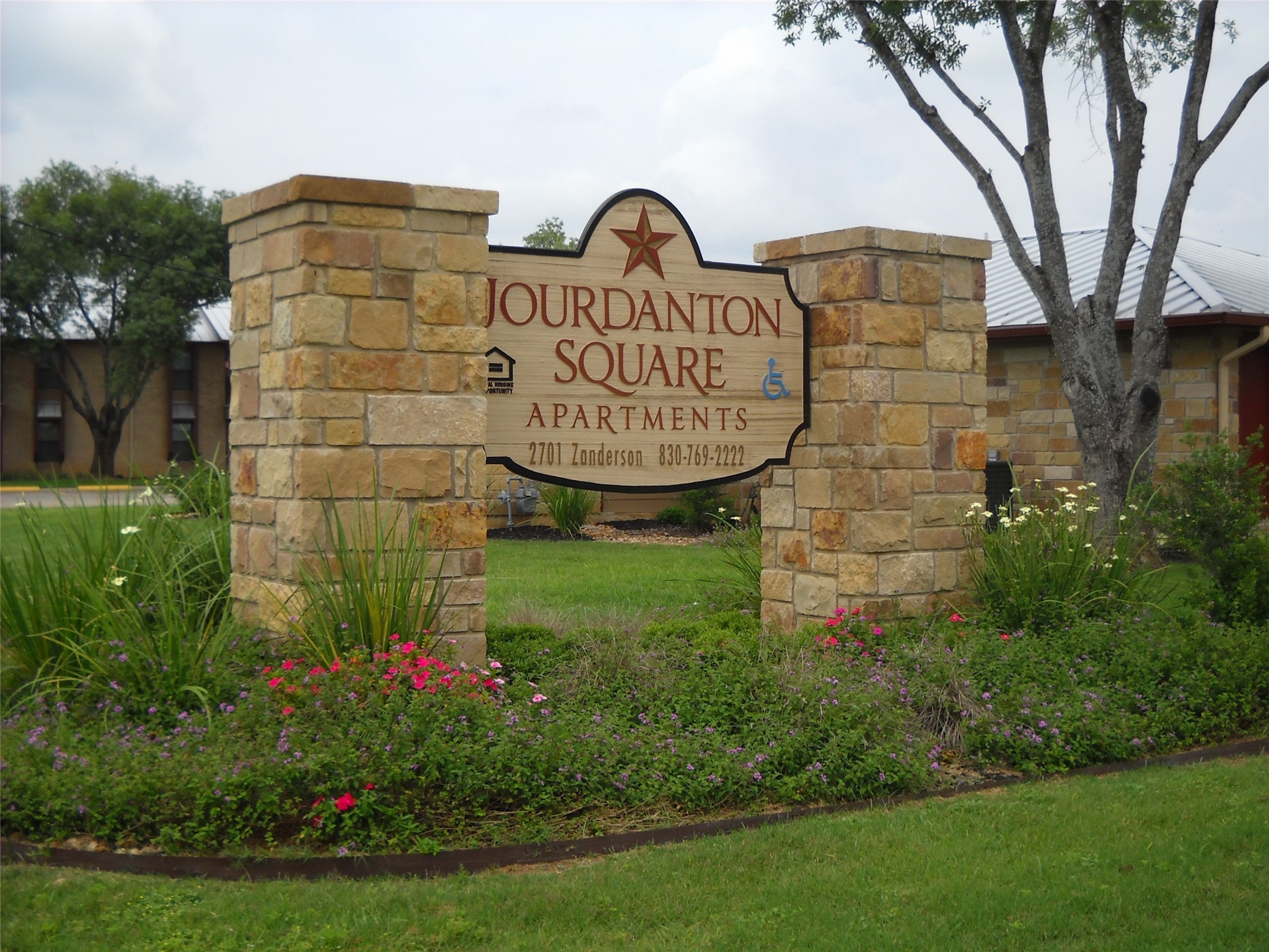 Jourdanton Condo: 2701 Zanderson Avenue