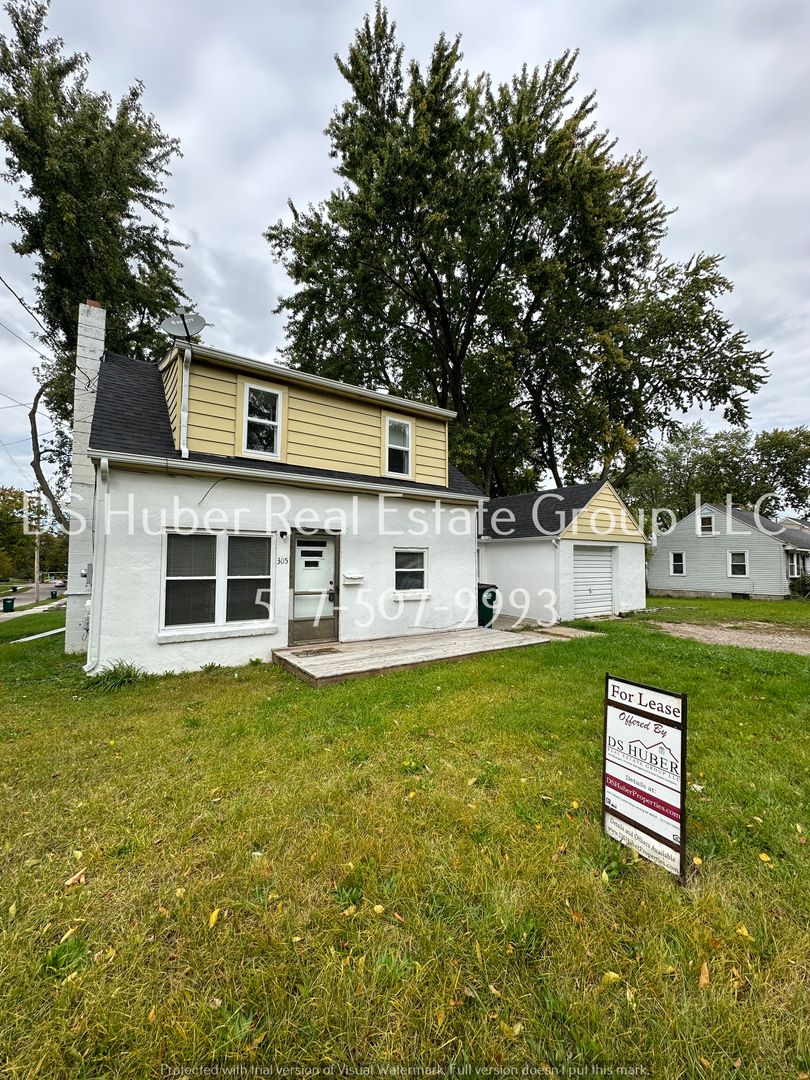 Lansing House: 305 E Everettdale