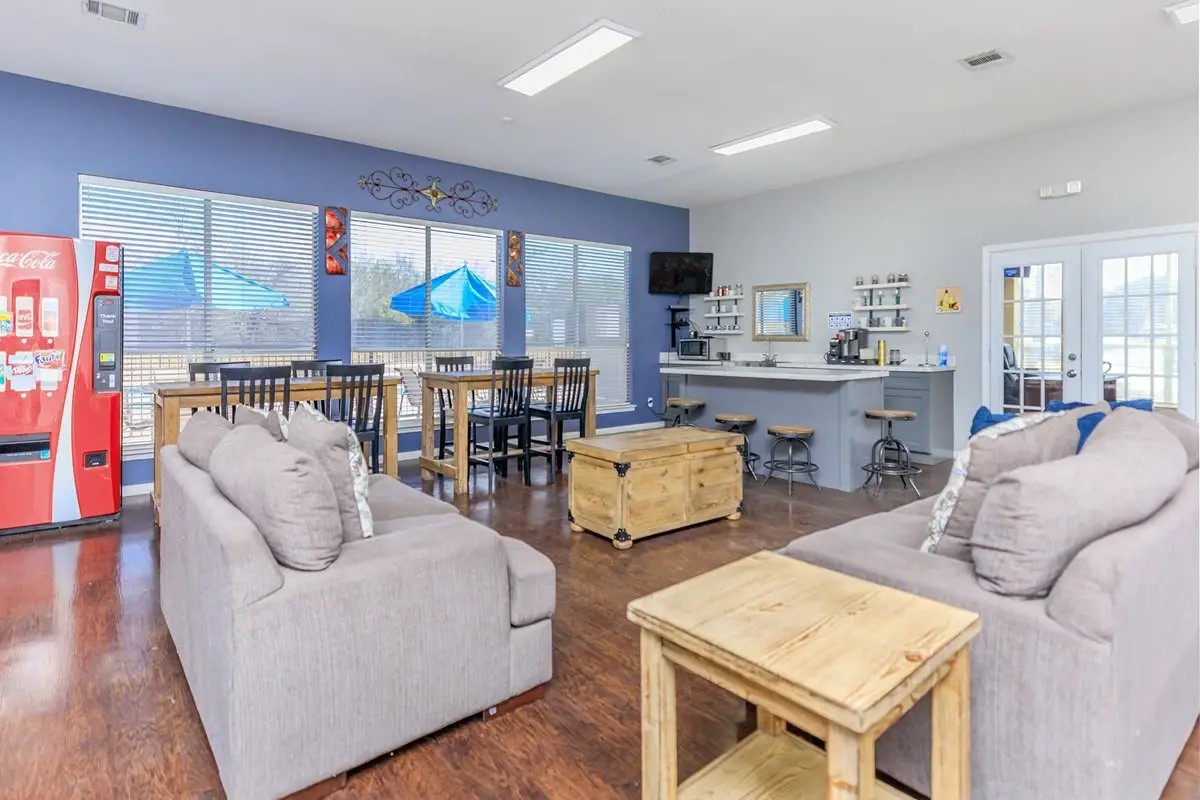 Laredo Condo: 409 Riverhill Loop