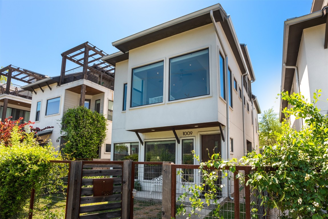 Austin Condo: 1009 East 12th Street