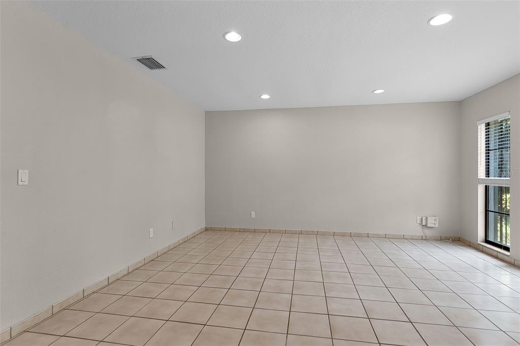 Tampa Condo: 8208 La Serena Drive
