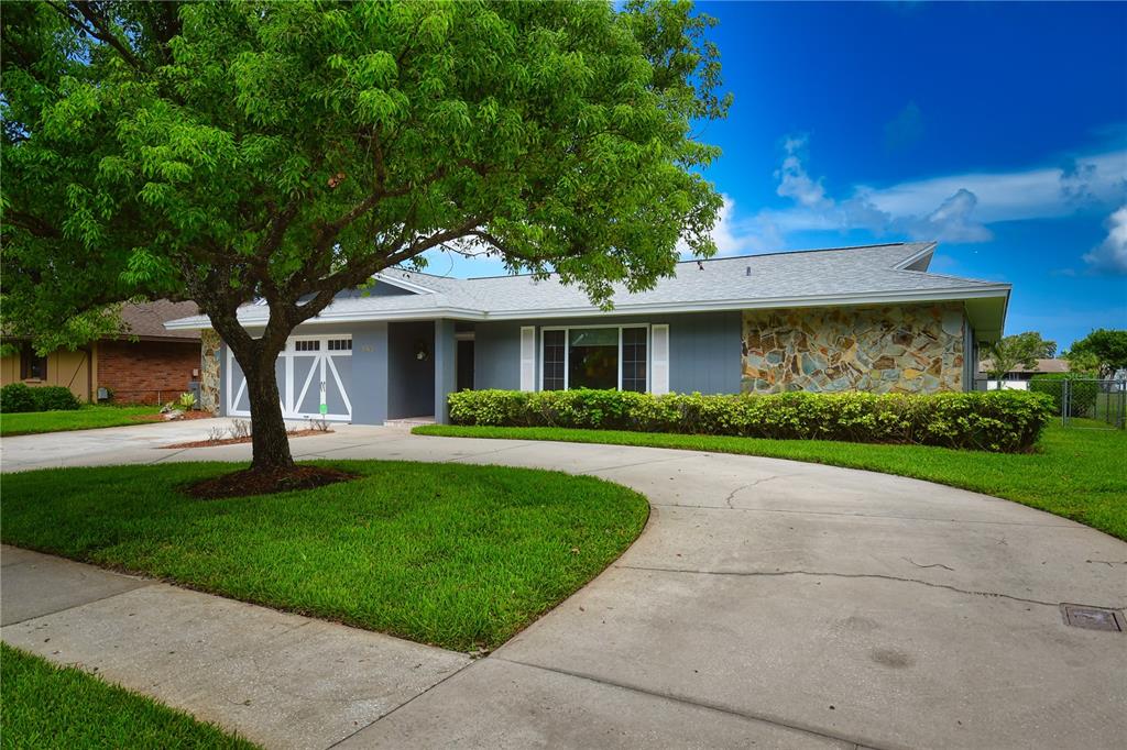 Seminole Condo: 6690 Burning Tree Drive