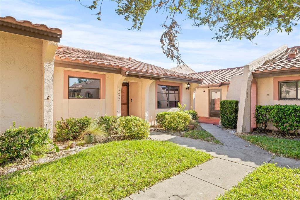 Seminole Condo: 9677 86th Avenue