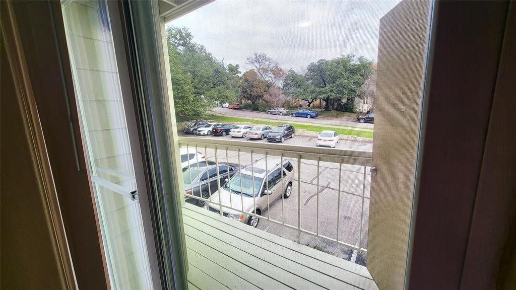 Austin Condo: 114 East 31st Street