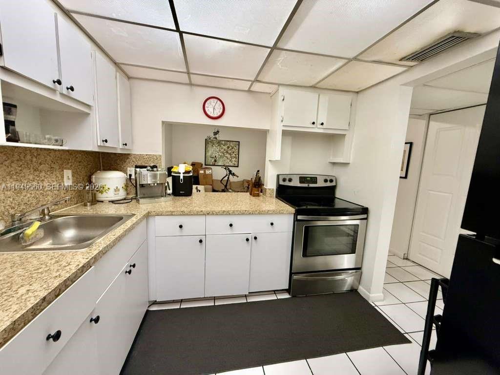 Miami Condo: 303 Northeast 187th Street