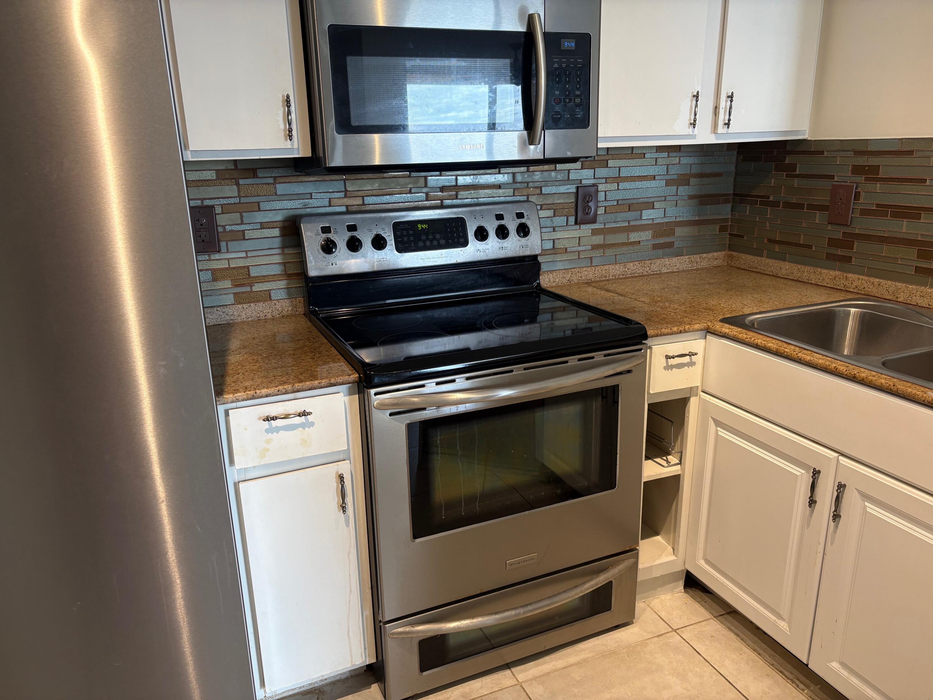 Hypoluxo Condo: 1000 Scotia Drive