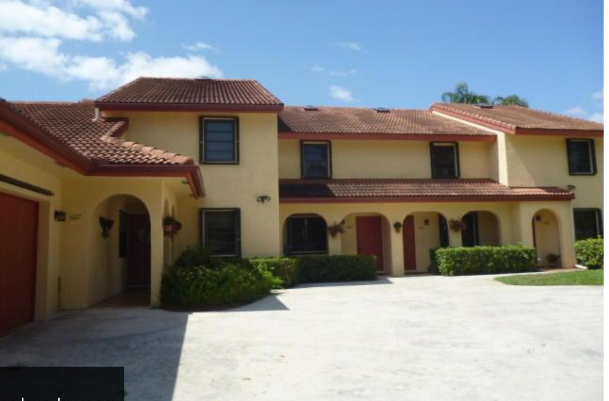 Wellington Condo: 1627 Hawthorne Place