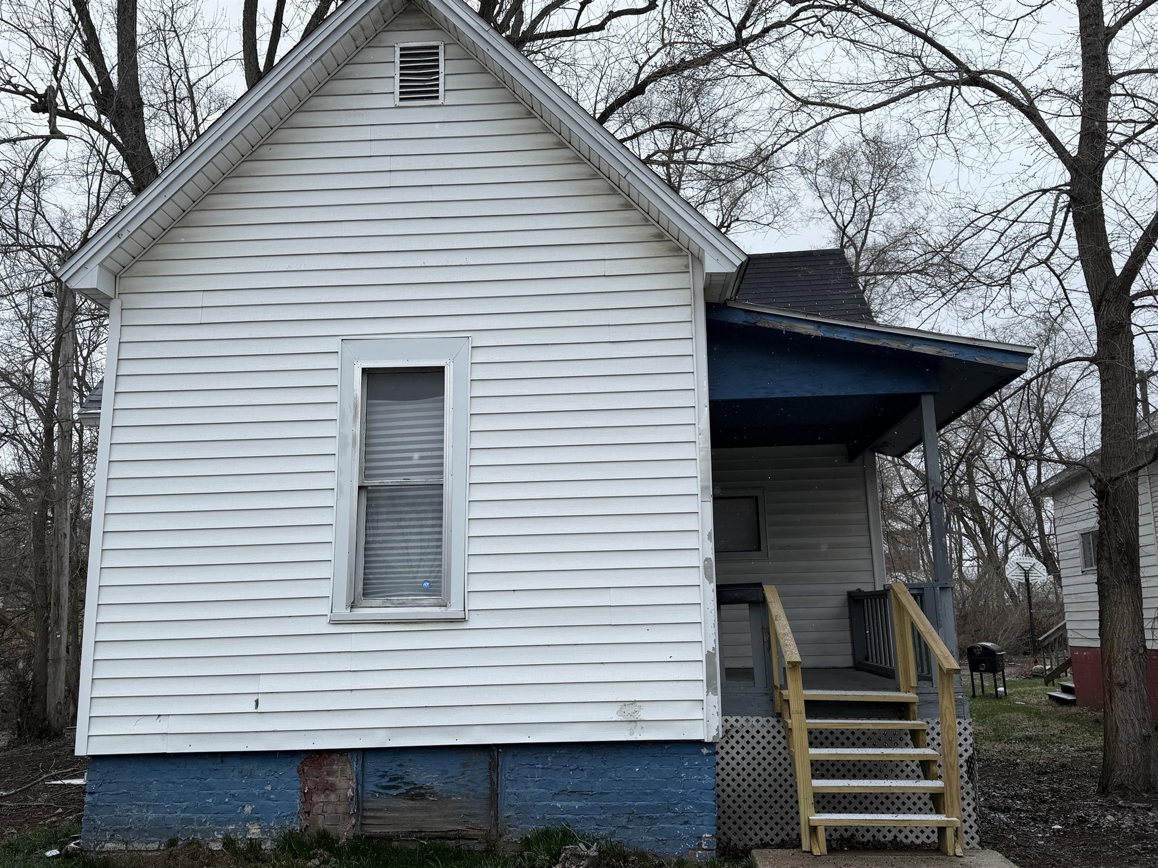 Danville House: 18 Collett