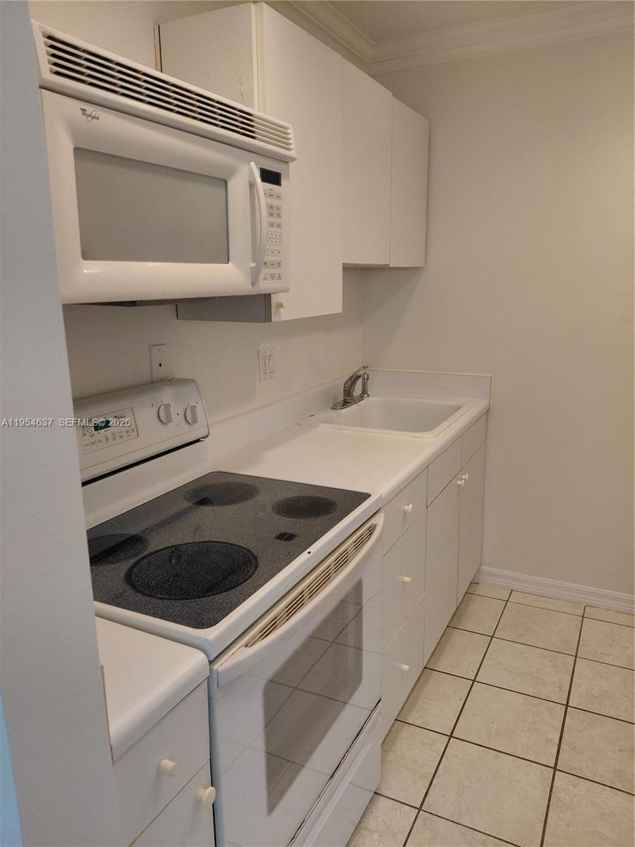 North Palm Beach Condo: 731 Hummingbird Way