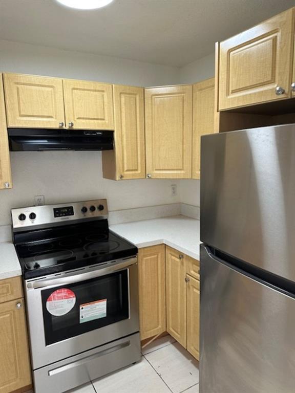 Hialeah Condo: 1095 West 77th Street