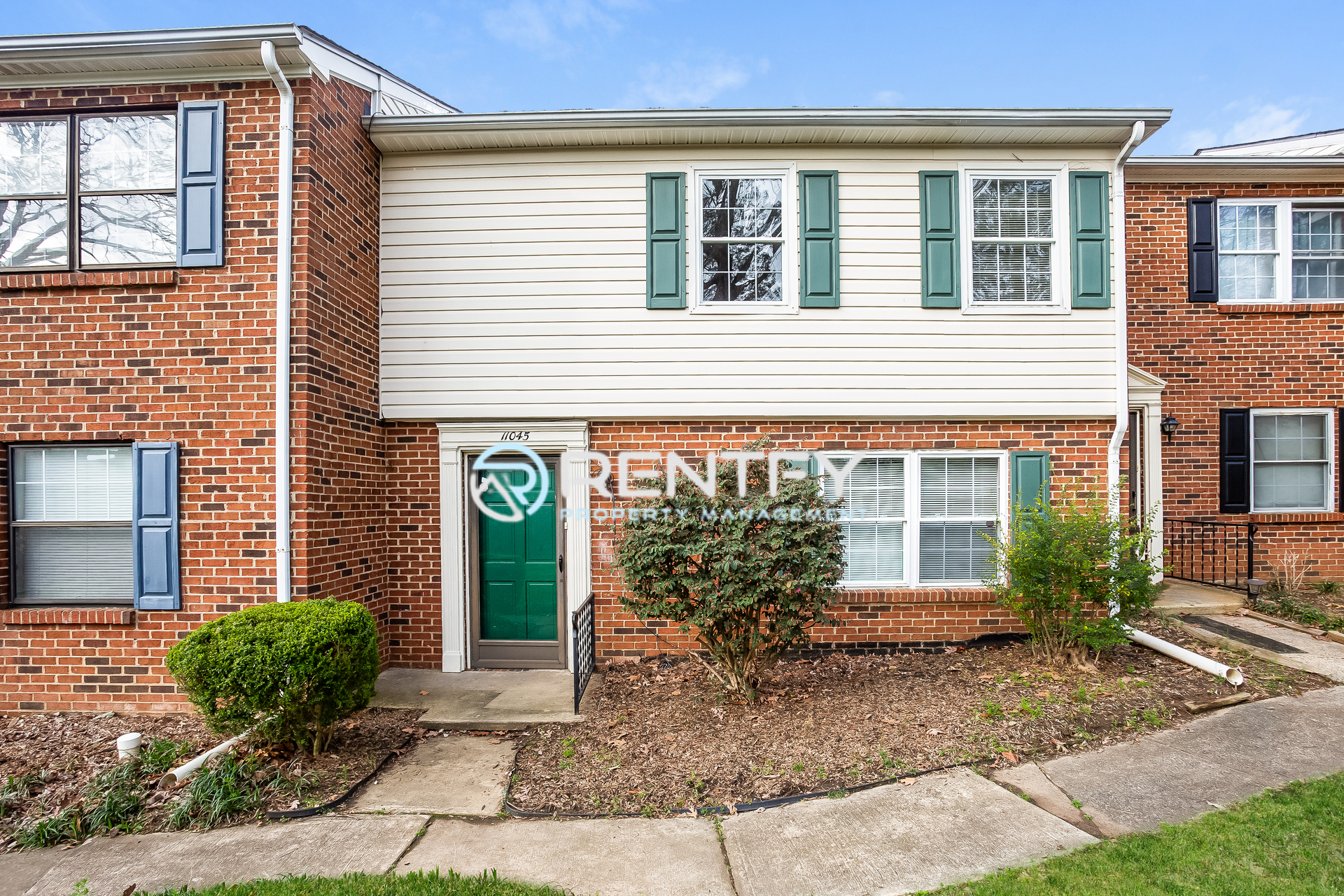 Charlotte House: 11045 Hunter Trail Ln