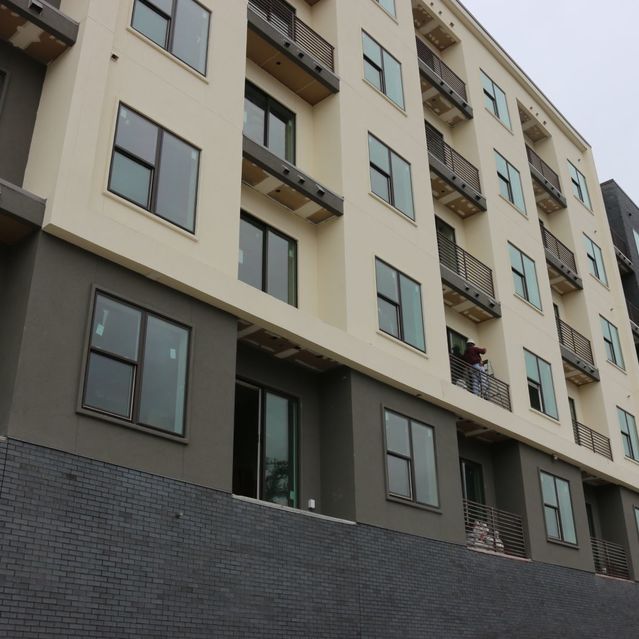 Austin Condo: 1300 W 5th St