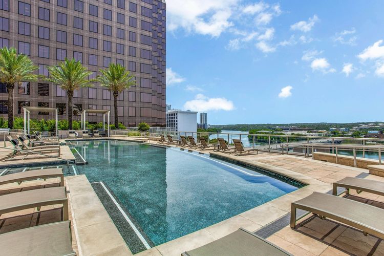 Austin Condo: 102 Colorado St