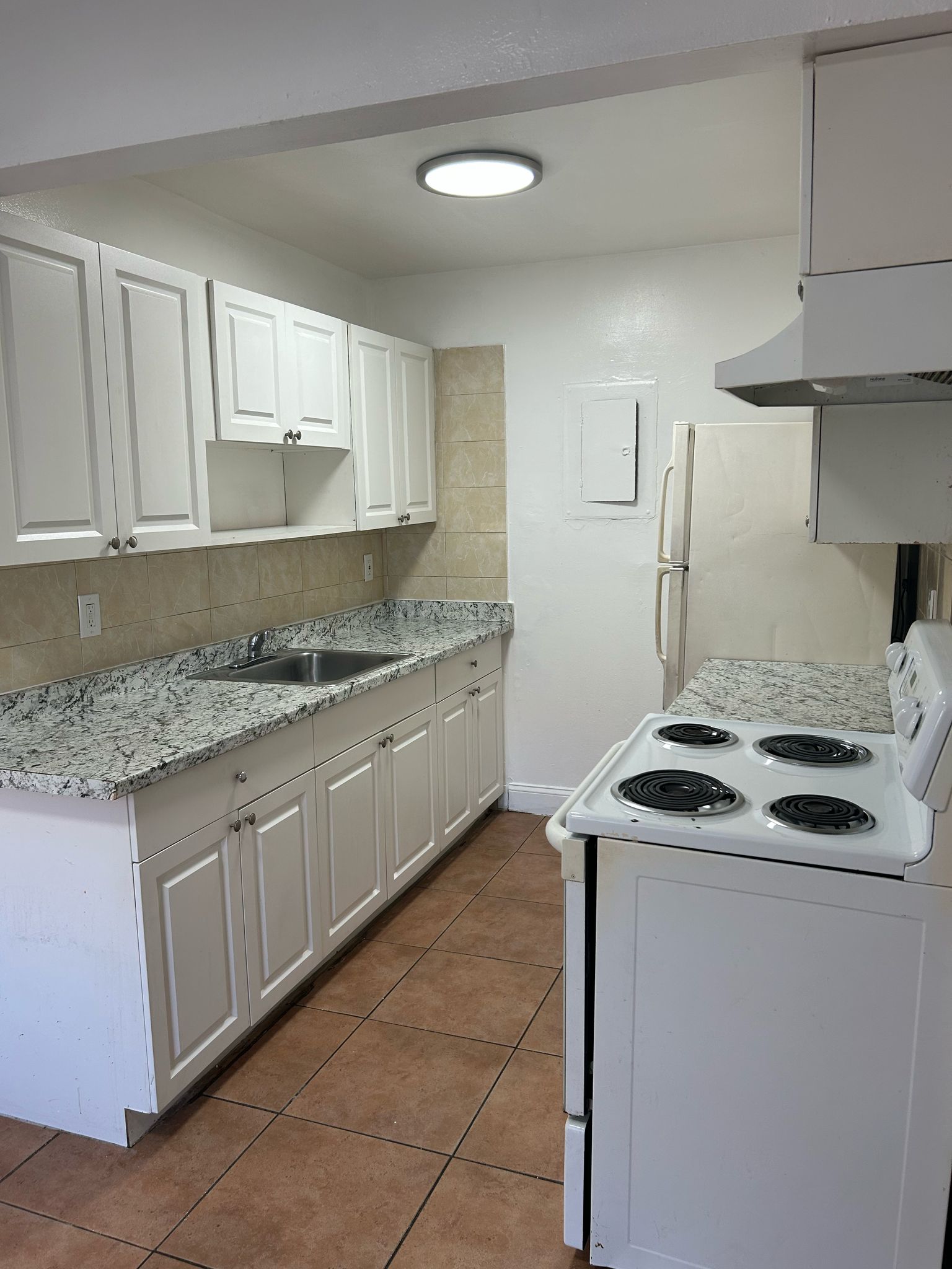 Deerfield Beach Townhome: 401 SW 13th Pl