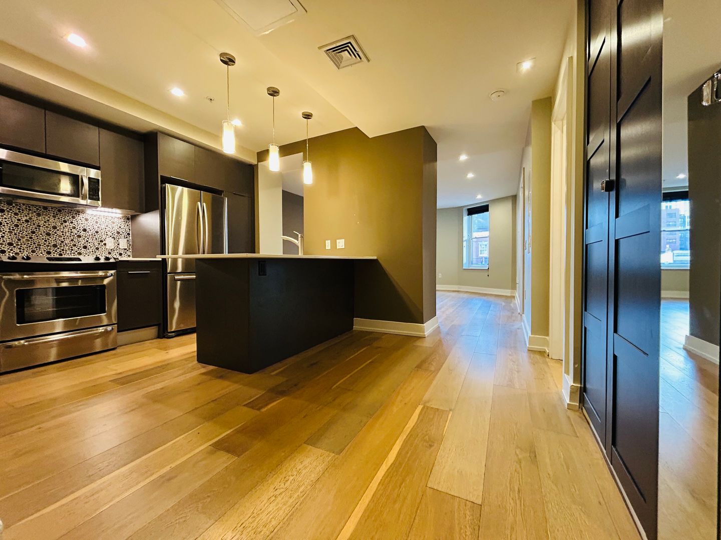 Philadelphia Apartment: 1222 Locust St