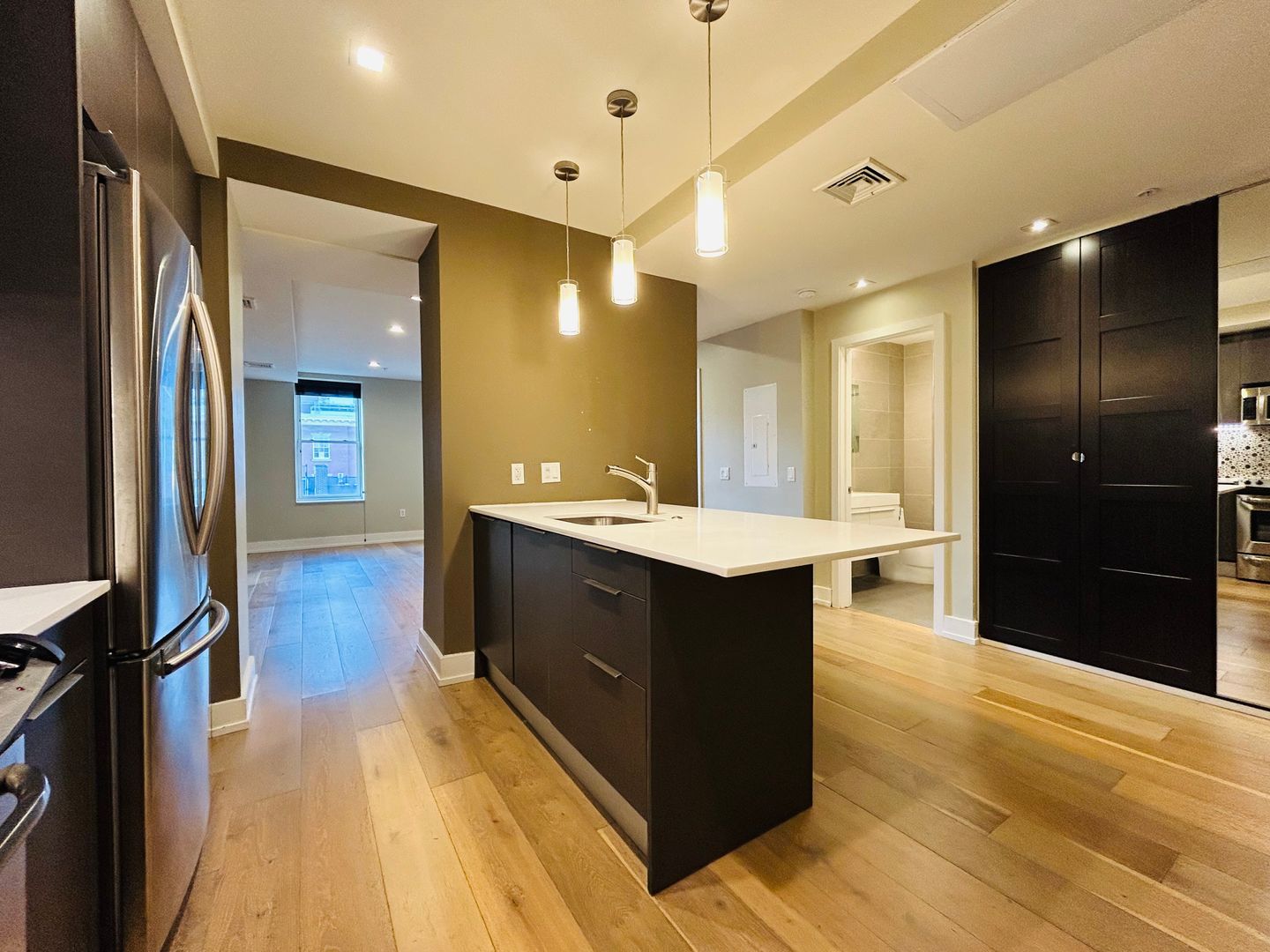 Philadelphia Apartment: 1222 Locust St