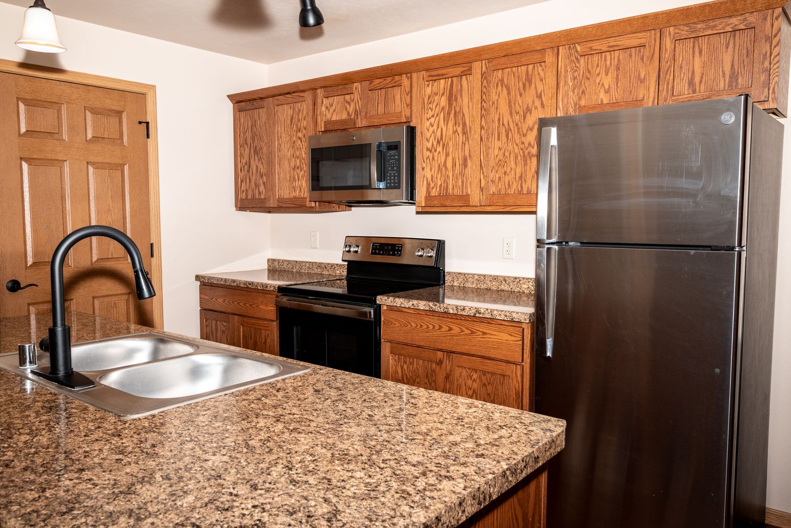 Tomah Apartment: 505 Larkin St