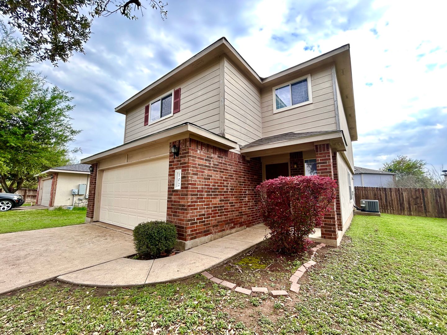 Hutto House: 102 Adamae Lane