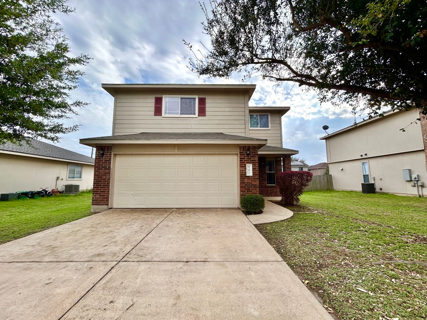 Hutto House: 102 Adamae Lane