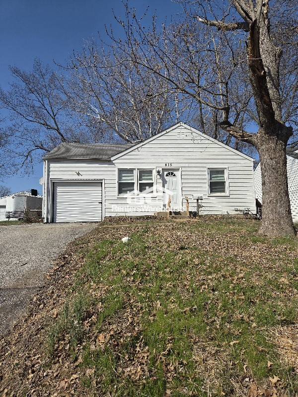 St Louis House: 415 Ames Pl