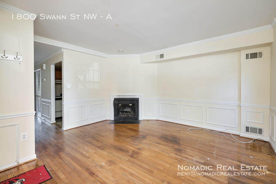 Washington House: 1800 Swann St NW