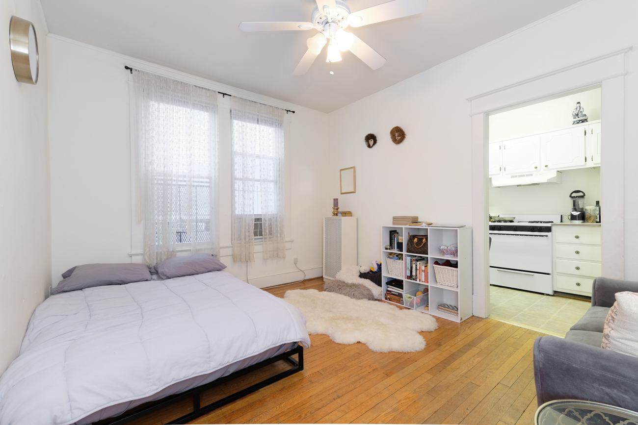 Washington Condo: 221 Constitution Ave NE Apt 2