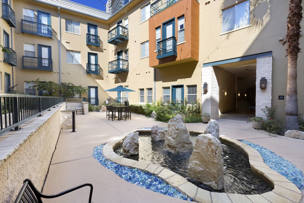 Austin Condo: 301 West Avenue