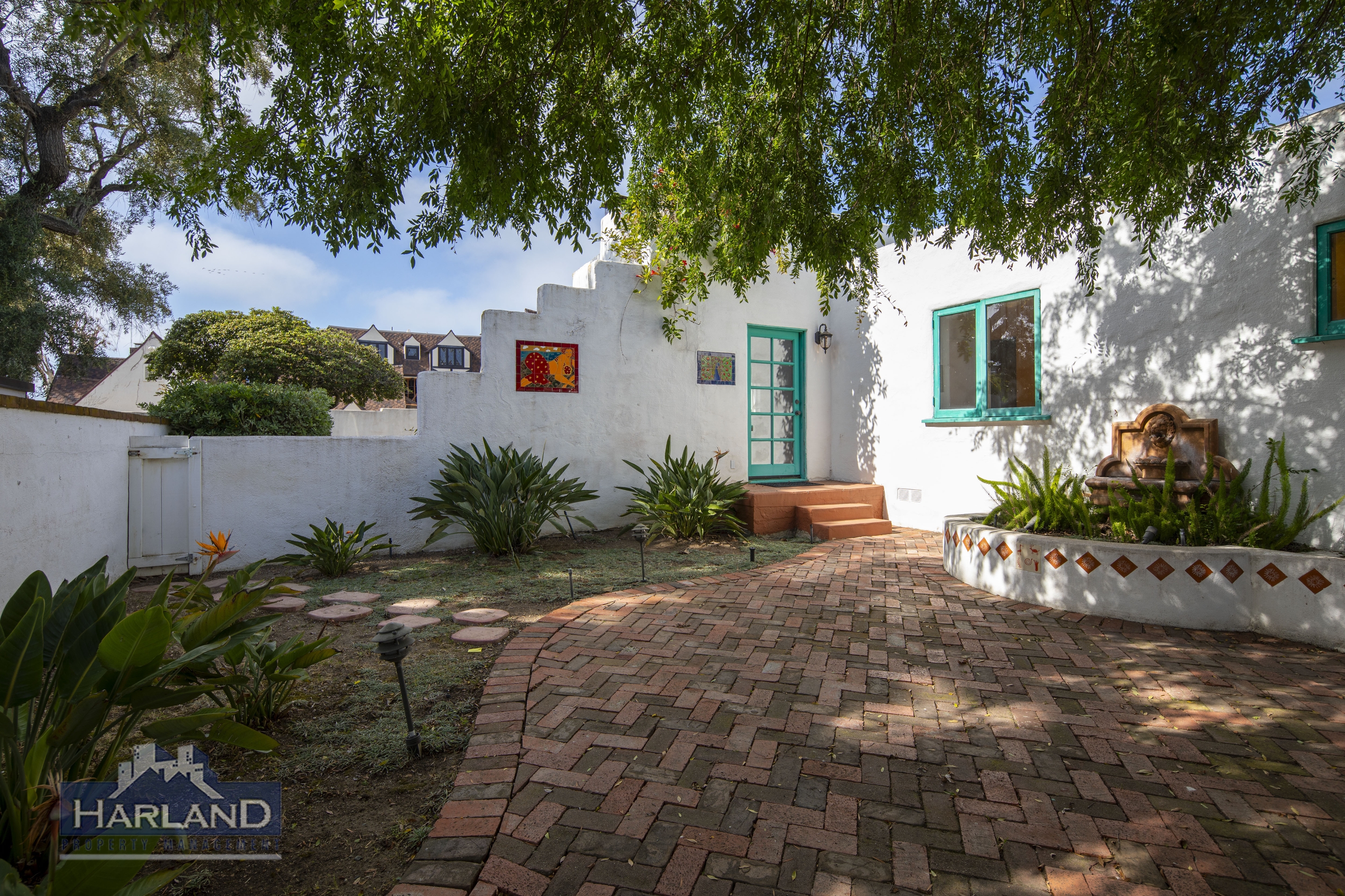 San Diego House: 409 Dunemere Dr