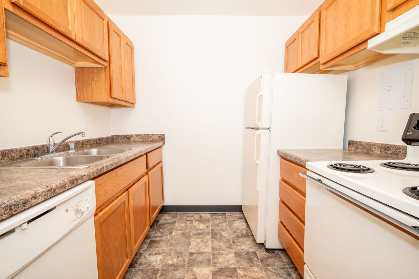 Sun Prairie Apartment: 242 Amber Trl