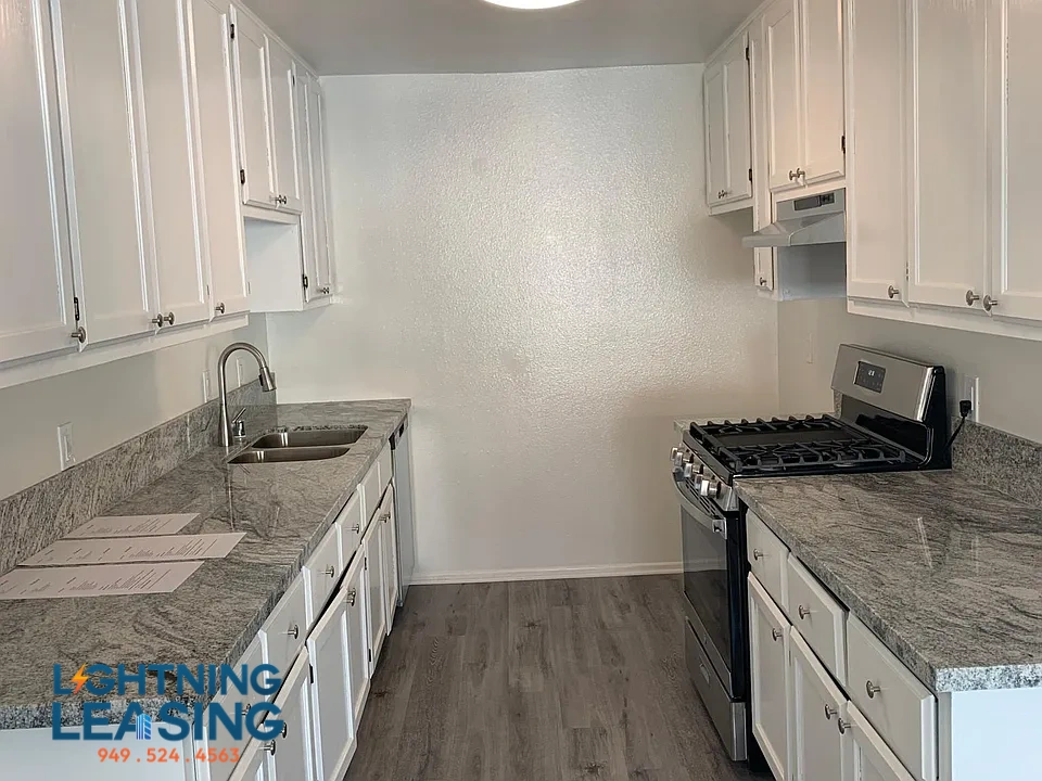 Glendale Condo: 1163 Justin Ave