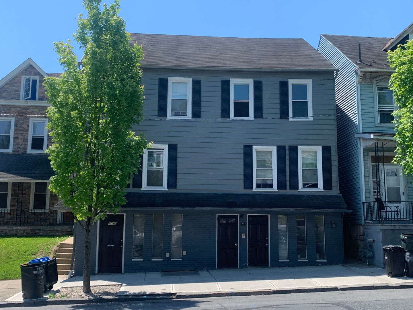 Easton Condo: 1046 Northampton St