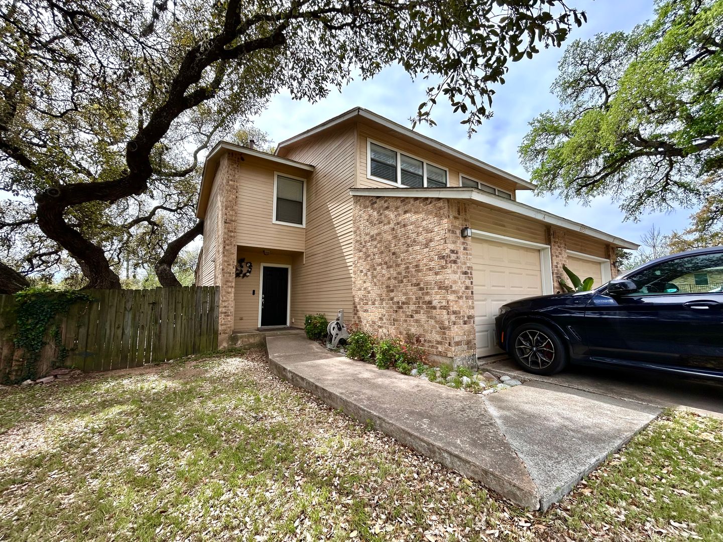 Austin House: 6031 Old Fredericksburg Road