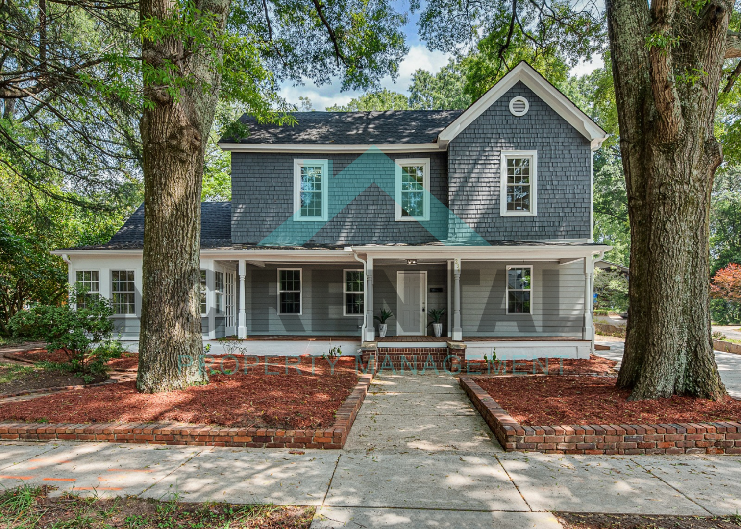 Mooresville House: 234 S Academy St