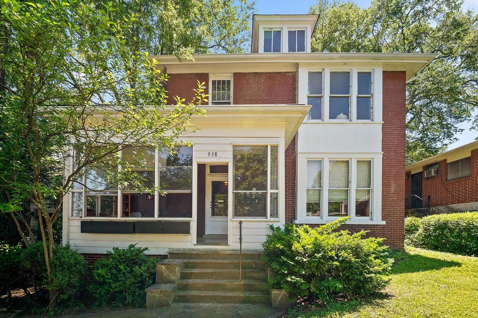 Chattanooga House: 938 Fort Wood St