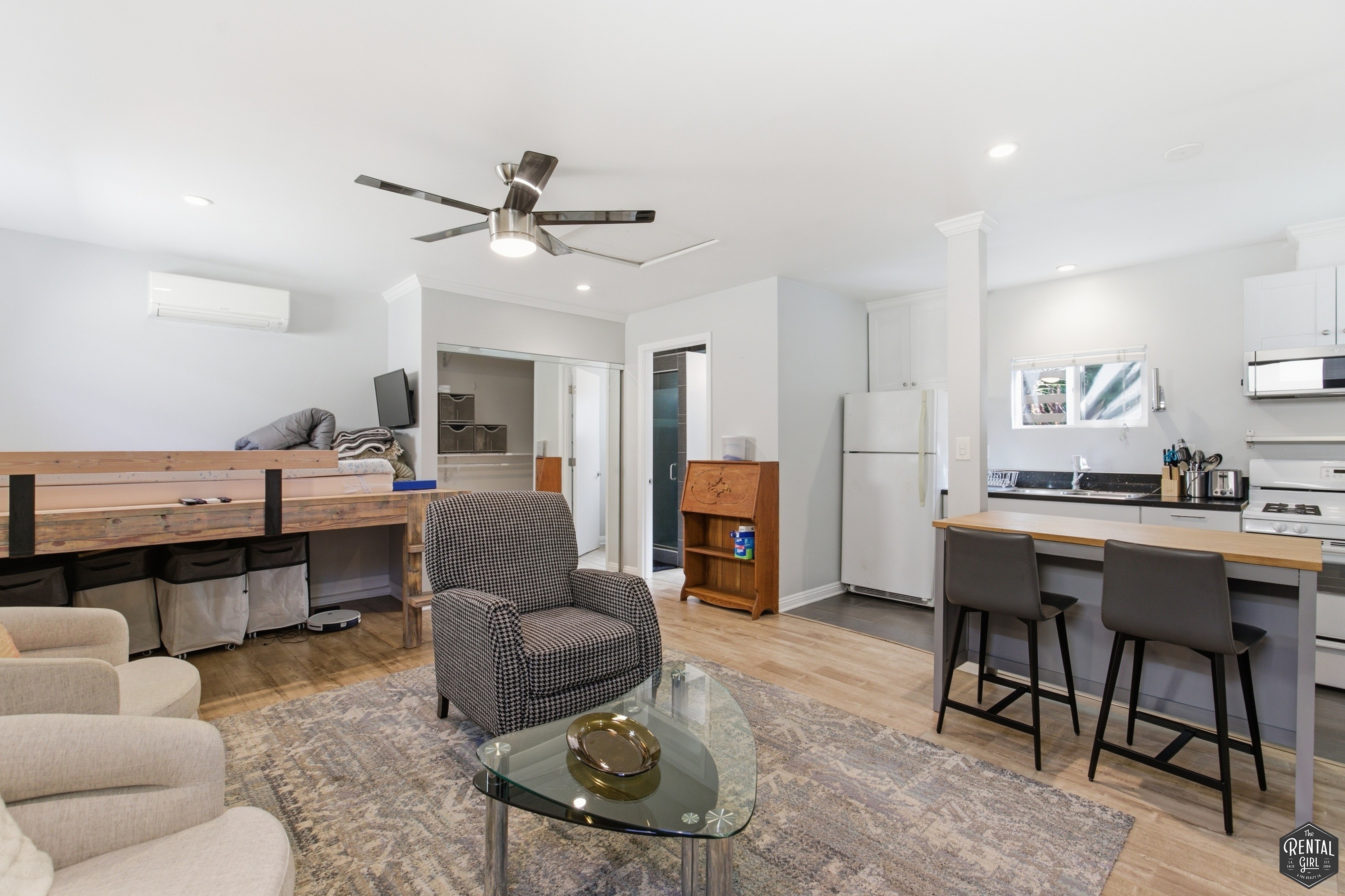 Los Angeles House: 4276 Kenyon Ave