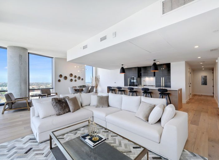 Austin Condo: 70 Rainey St