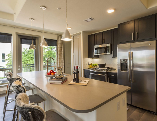 Irving Condo: 555 Via Amalfi