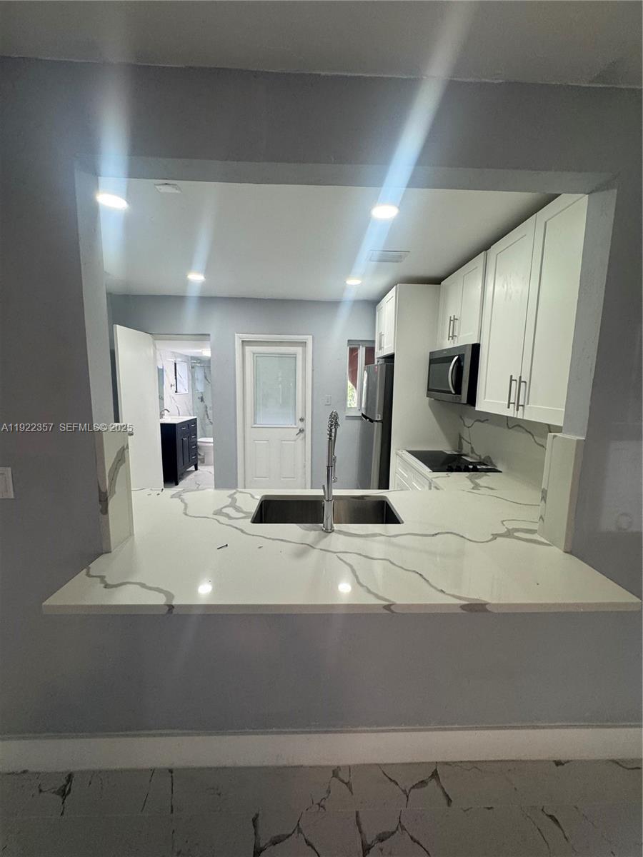 North Miami Beach Condo: 1171 Northeast 161st Terrace