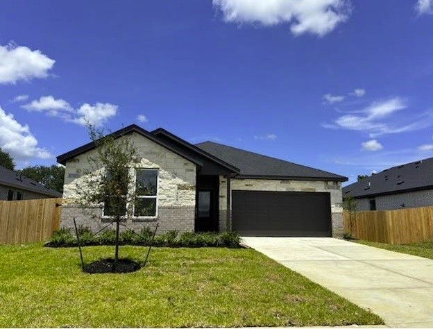 Angleton Condo: 415 Robin Court