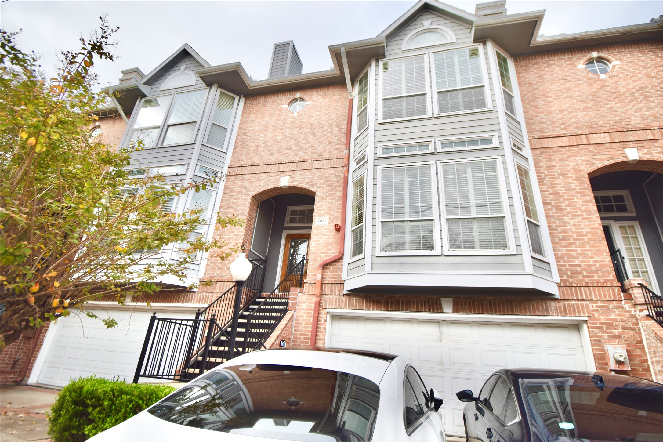 Houston Condo: 2024 Welch Street