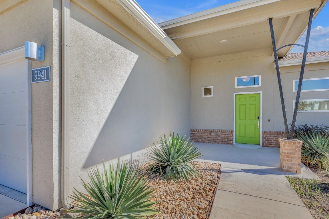 Manor Condo: 9941 Comely Bend