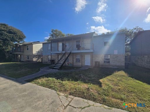 Killeen Condo: 2004 Cedarhill Drive