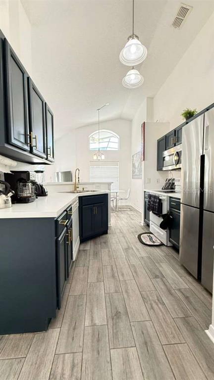 Davenport Condo: 130 Stella Pass